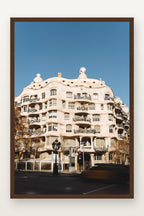 Casa Milà em moldura Imbuia