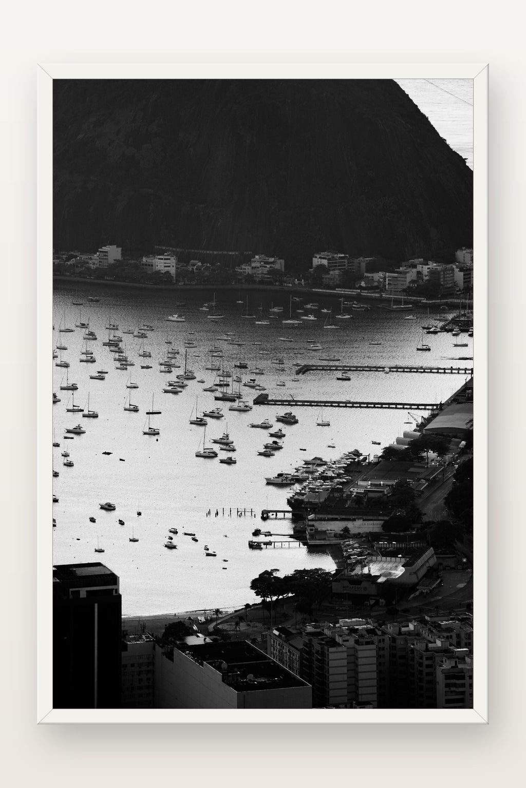 Guanabara I em moldura branca