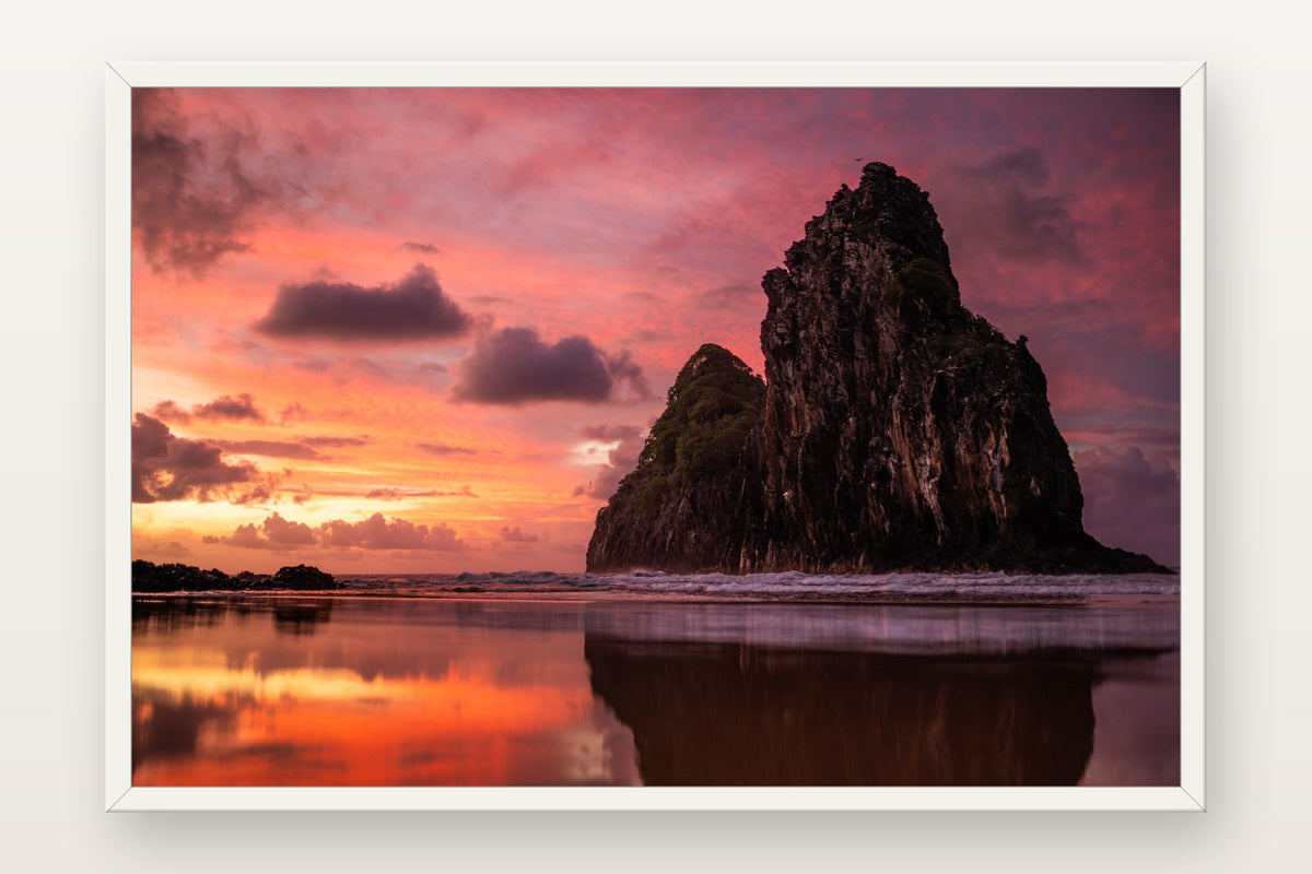 Morro Dois Irmãos I · Noronha em moldura branca
