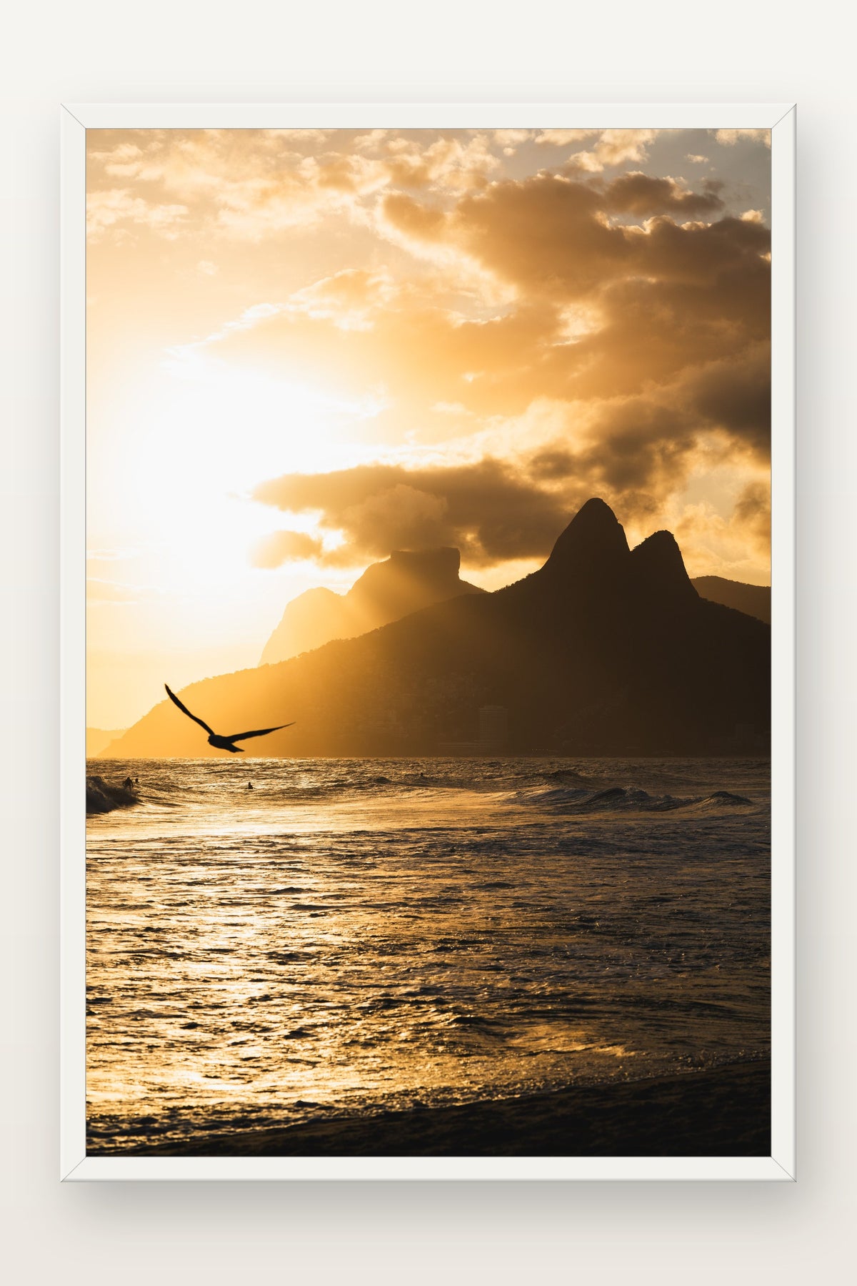 Morro Dois Irmãos II em moldura branca