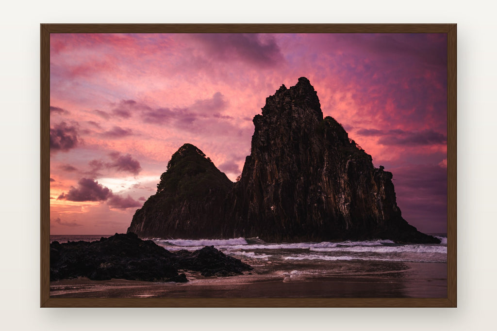 Morro Dois Irmãos II · Noronha em moldura Imbuia