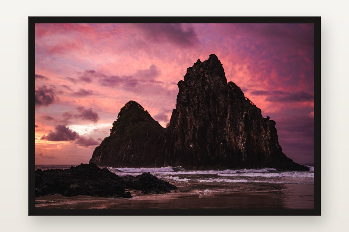 Morro Dois Irmãos II · Noronha em moldura preta