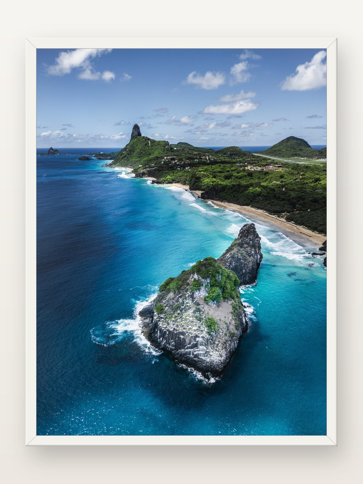 Morro Dois Irmãos III · Noronha em moldura branca