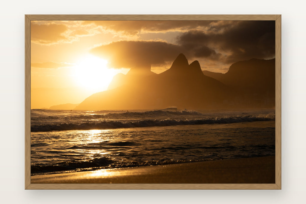 Morro Dois Irmãos IV em moldura Freijó