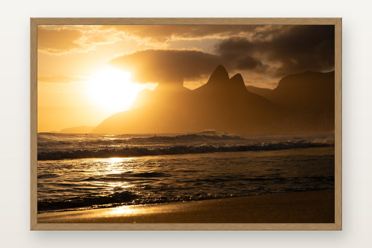 Morro Dois Irmãos IV em moldura Freijó