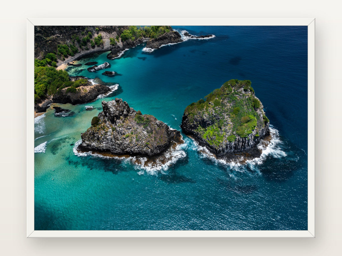 Morro Dois Irmãos IV · Noronha em moldura branca