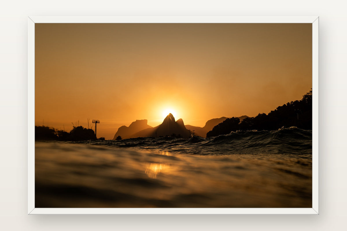 Morro Dois Irmãos V em moldura branca
