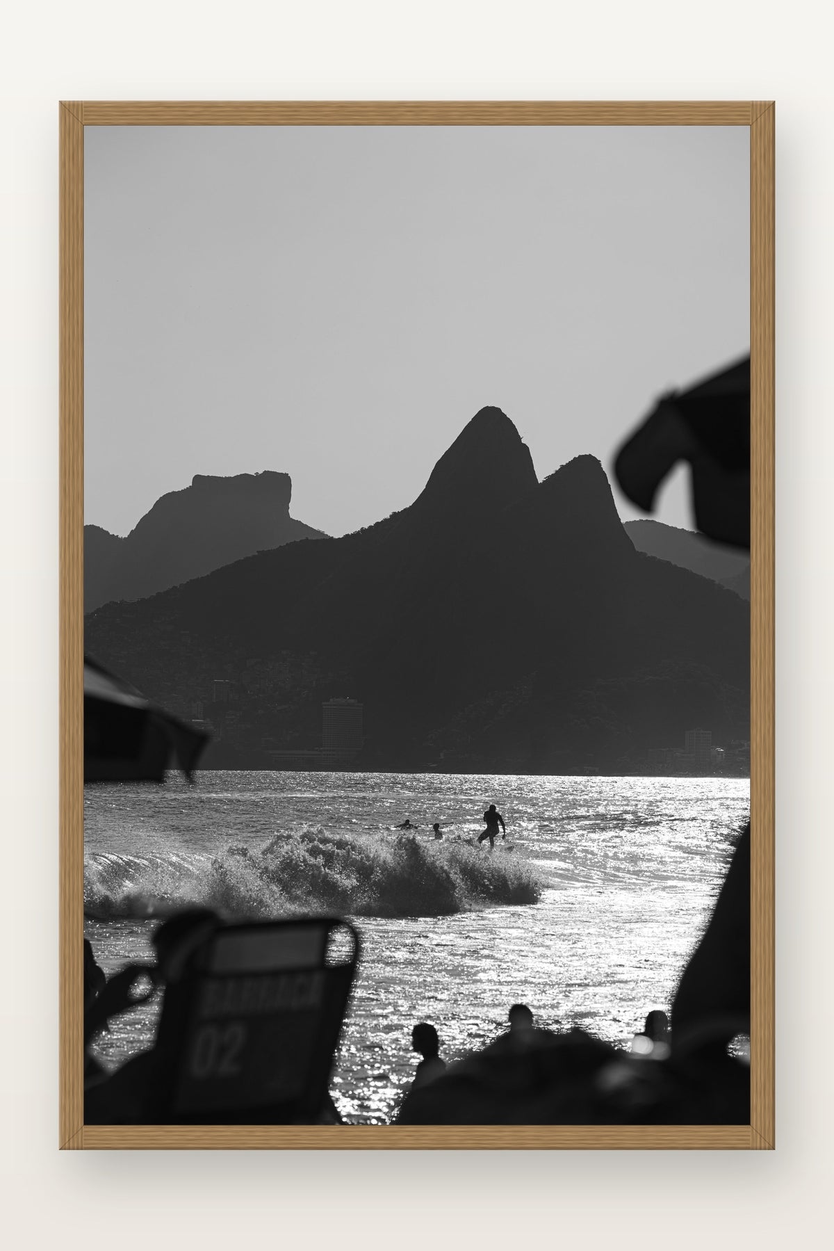 Morro Dois Irmãos X em moldura Freijó