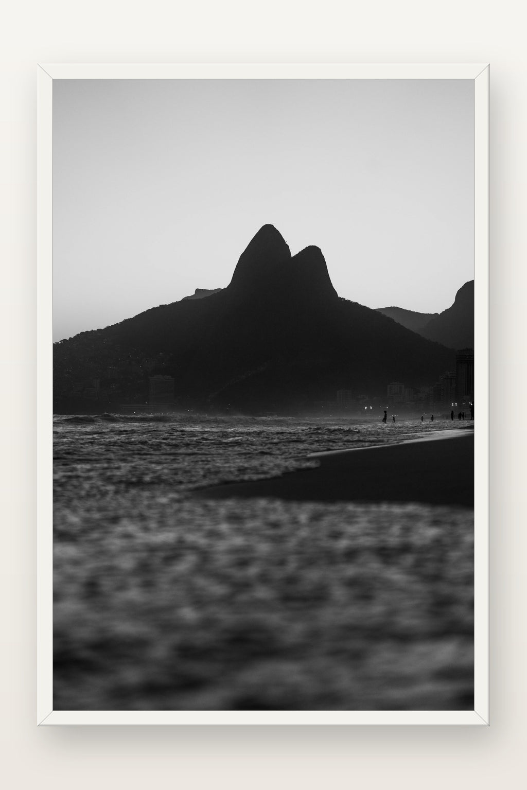 Morro Dois Irmãos IX em moldura branca