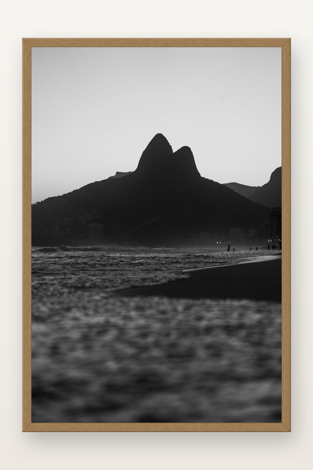 Morro Dois Irmãos IX em moldura Freijó