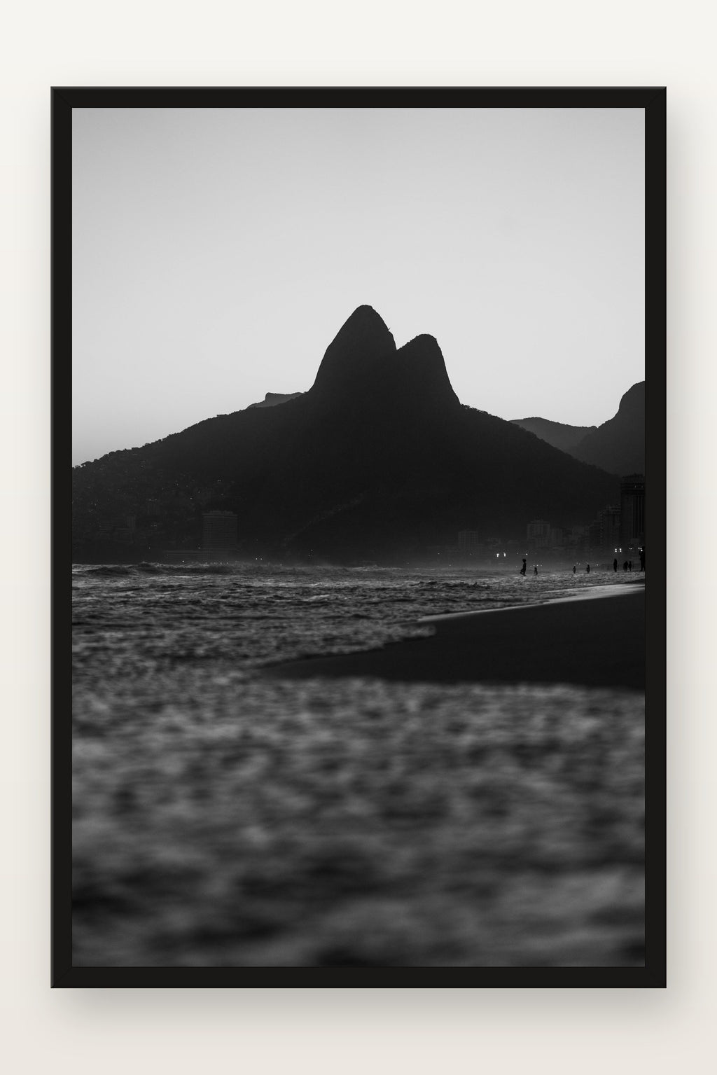 Morro Dois Irmãos IX em moldura preta