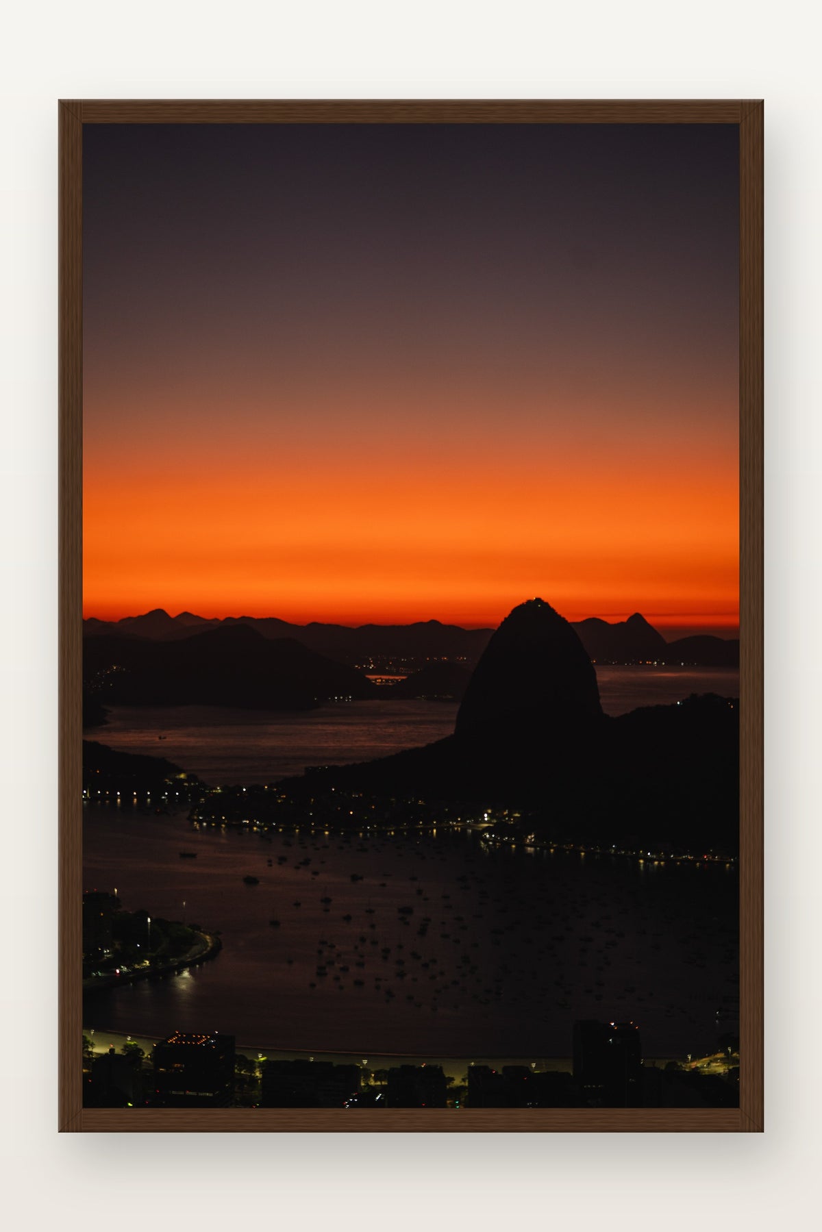 Pão de Açúcar Amanhecer I em moldura Imbuia