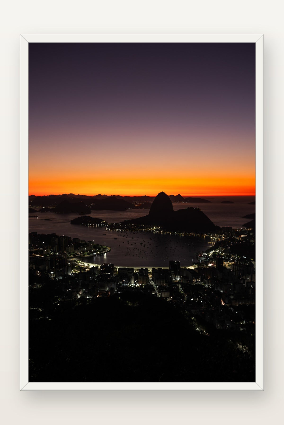 Pão de Açúcar Amanhecer III em moldura branca