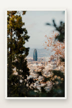 Torre Glòries I em moldura branca